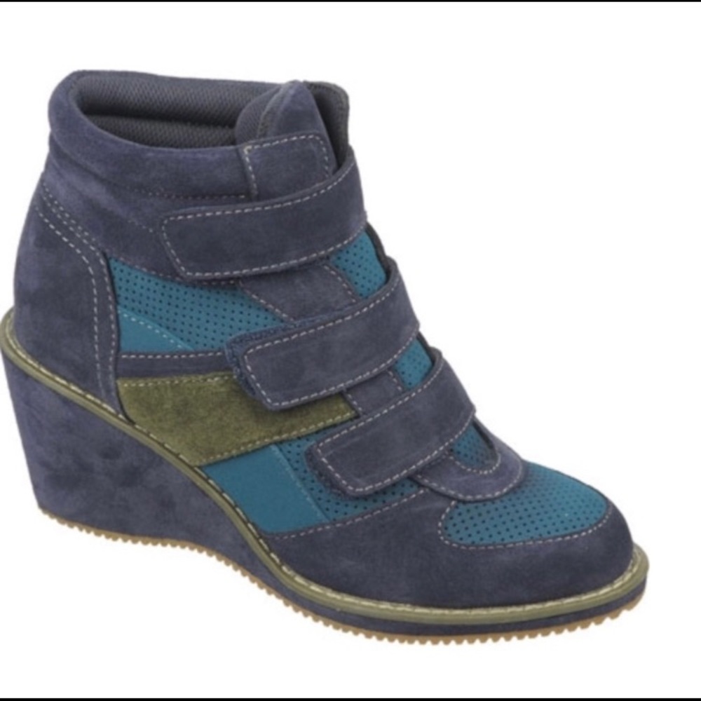 Stylish Women's Wedge Sneakers